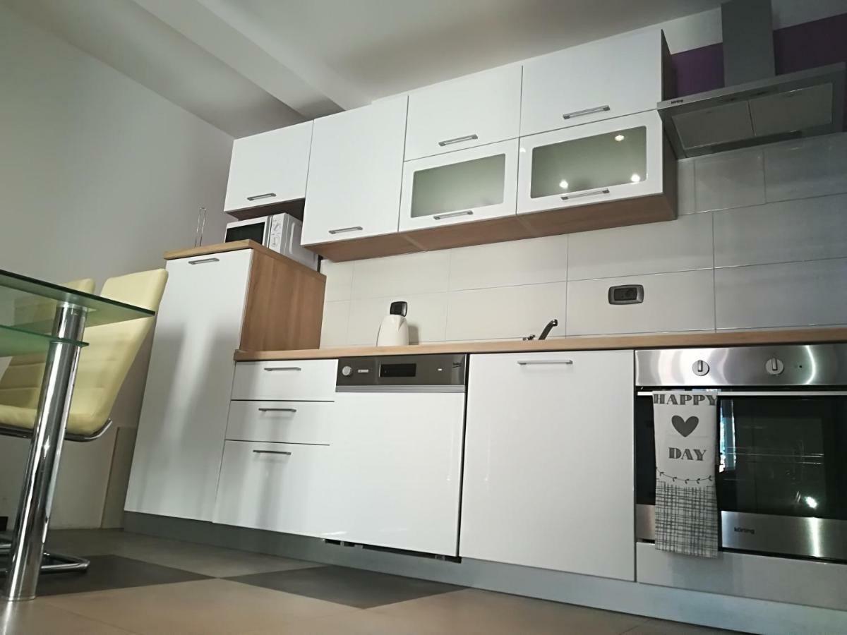 Apartman Brzović Omiš Zewnętrze zdjęcie